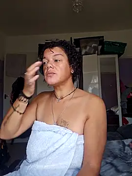Snapshot of GoddessChantelle chatting on 09/29/25, 07:57 GoddessChantelle online show from 09/29/25, 07:57