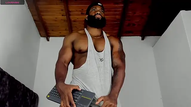 Snapshot of james_musclebbc chatting on 04/25/26, 01:41 james musclebbc online show from 04/25/26, 01:41