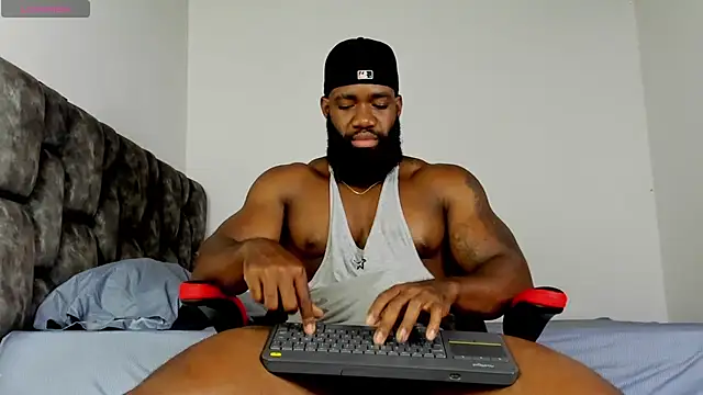 Snapshot of james_musclebbc chatting on 04/26/26, 06:49 james musclebbc online show from 04/26/26, 06:49