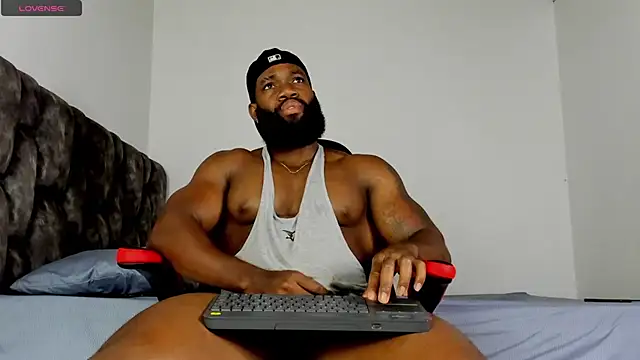 Snapshot of james_musclebbc chatting on 05/07/26, 12:21 james musclebbc online show from 05/07/26, 12:21