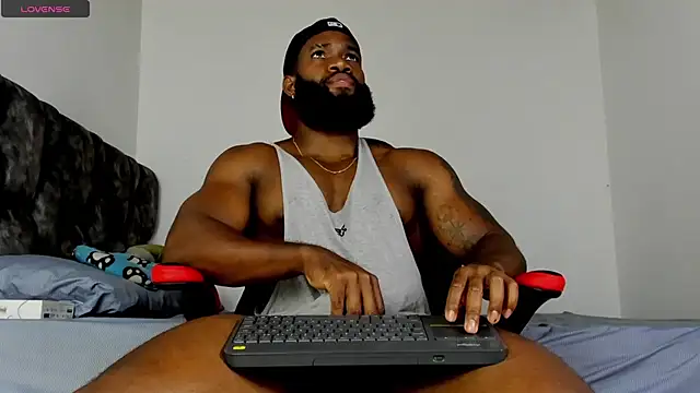 Snapshot of james_musclebbc chatting on 05/15/26, 10:50 james musclebbc online show from 05/15/26, 10:50