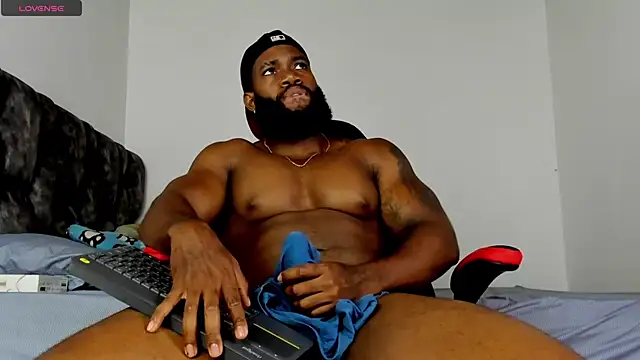 Snapshot of james_musclebbc chatting on 05/16/26, 12:18 james musclebbc online show from 05/16/26, 12:18