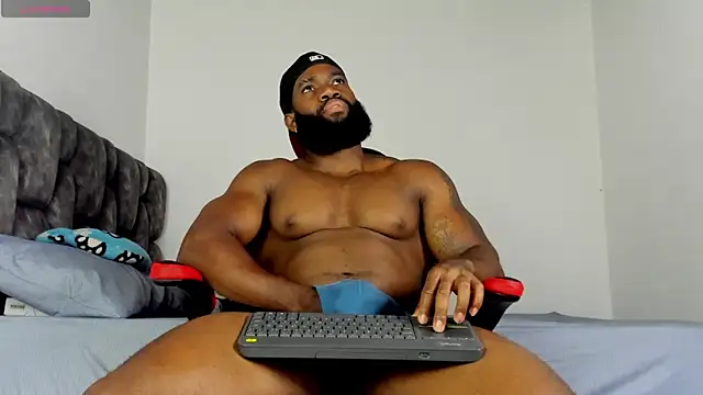 Snapshot of james_musclebbc chatting on 05/19/26, 10:05 james musclebbc online show from 05/19/26, 10:05