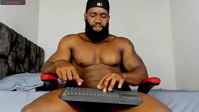 Snapshot of james_musclebbc chatting on 05/22/26, 01:17 james musclebbc online show from 05/22/26, 01:17
