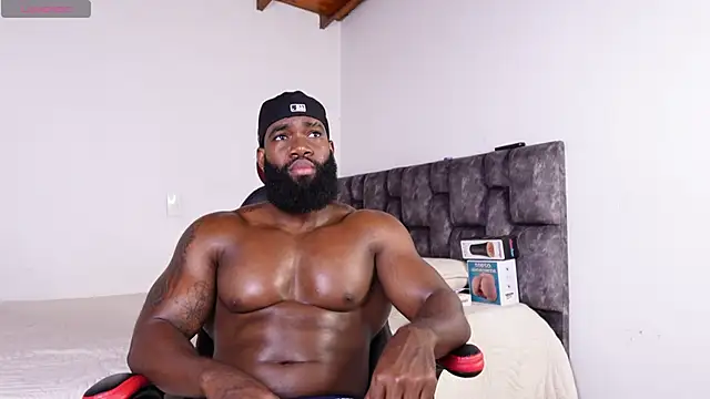 Snapshot of james_musclebbc chatting on 07/26/26, 05:42 james musclebbc online show from 07/26/26, 05:42