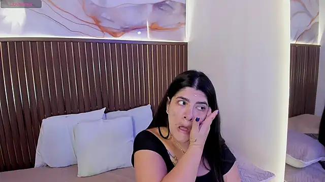 Roxie-NS online show from 11/22/25, 11:42