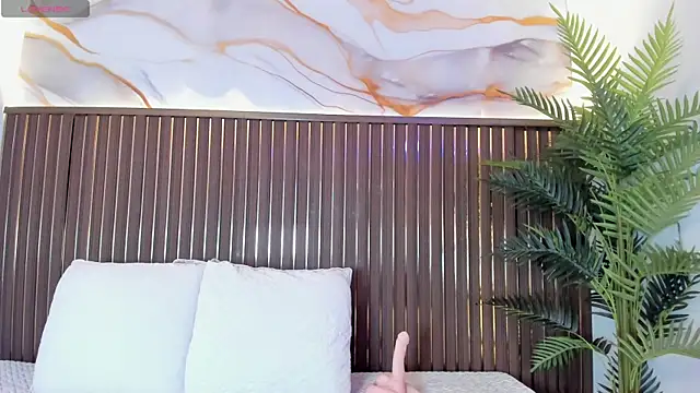 Roxie-NS online show from 04/06/26, 11:44