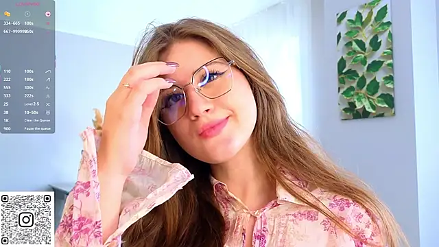 Snapshot of Orivienne chatting on 09/23/25, 06:38 Orivienne online show from 09/23/25, 06:38