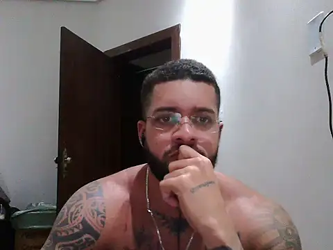 Snapshot of Mitt1993b chatting on 09/09/25, 08:30 Mitt1993b online show from 09/09/25, 08:30