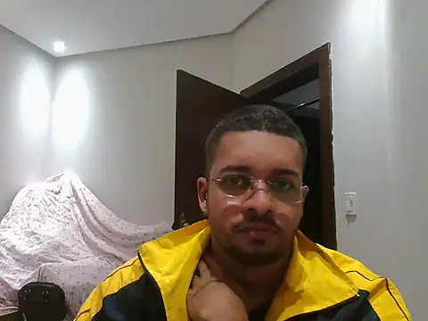 Snapshot of Mitt1993b chatting on 10/21/25, 07:36 Mitt1993b online show from 10/21/25, 07:36