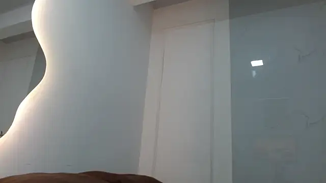 KiraaWild online show from 11/12/25, 02:17