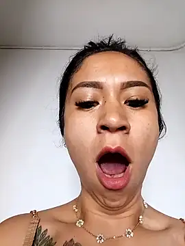 Liahdiaz  online show from 10/16/25, 04:08