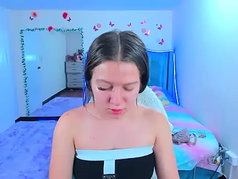 Luna Analya online show from 09/24/25, 11:46