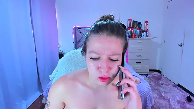 Luna Analya online show from 11/04/25, 04:06