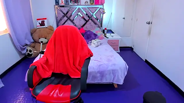 Luna Analya online show from 04/23/26, 01:57