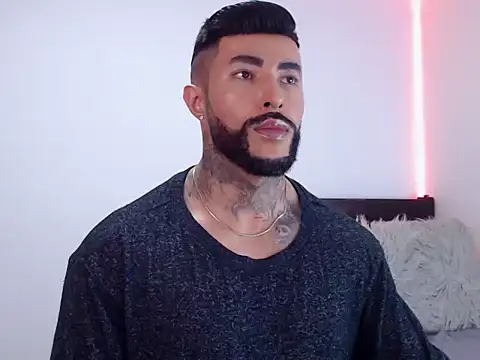 andrea de lucaa online show from 10/23/25, 03:50