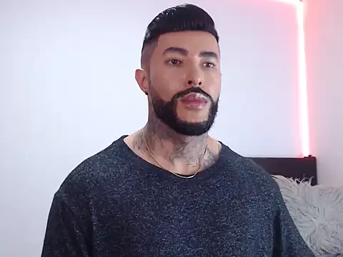 andrea de lucaa online show from 10/25/25, 03:36