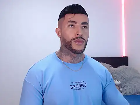 andrea de lucaa online show from 11/28/25, 01:30