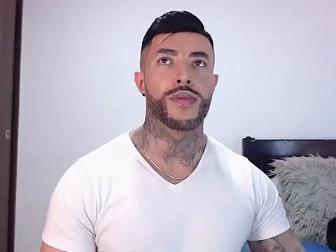 andrea de lucaa online show from 11/29/25, 04:37