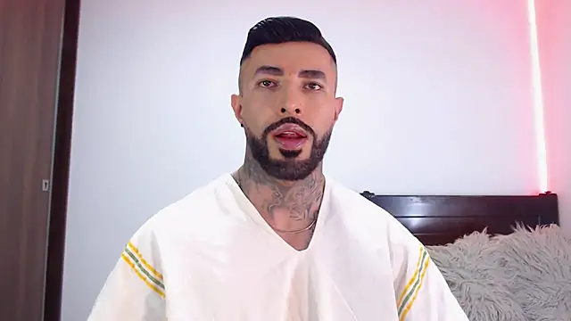 andrea de lucaa online show from 02/03/26, 04:10