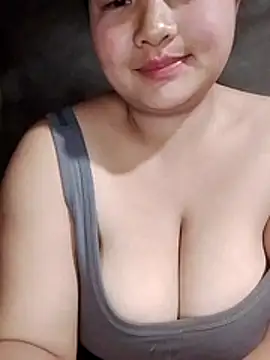 girl-babi online show from 12/17/25, 12:33