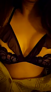 Snapshot of LeemaBean chatting on 09/23/25, 04:32 LeemaBean online show from 09/23/25, 04:32