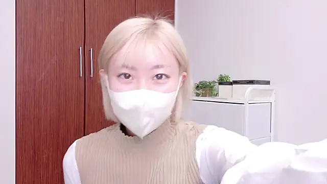 Nana  ch online show from 03/25/26, 09:43