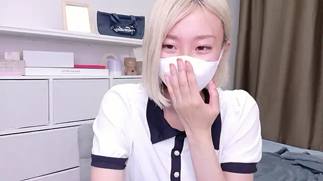 Snapshot of Nana__ch chatting on 06/18/26, 04:22 Nana ch online show from 06/18/26, 04:22