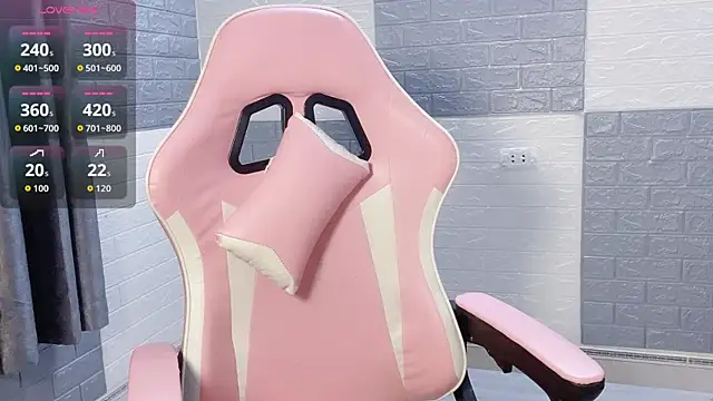 Snapshot of Orianna69 chatting on 09/19/25, 10:49 Orianna69 online show from 09/19/25, 10:49