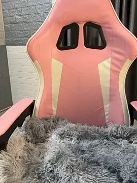 Snapshot of Orianna69 chatting on 10/20/25, 01:06 Orianna69 online show from 10/20/25, 01:06