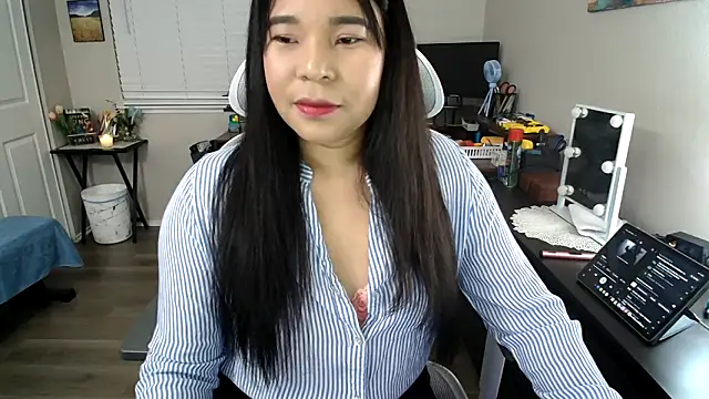 SHEILYN  online show from 04/07/26, 04:24