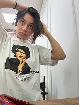 VioletAsh online show from 11/12/25, 04:24