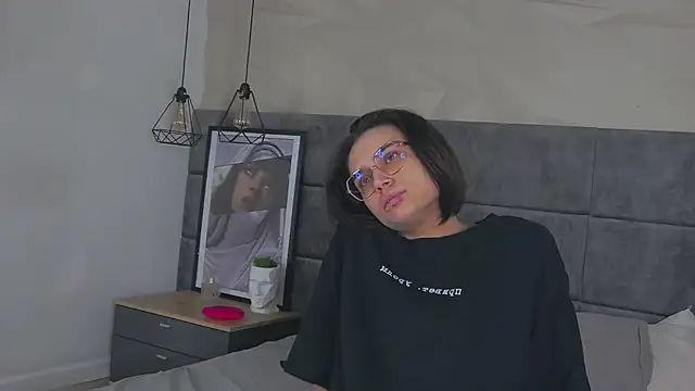 VioletAsh online show from 04/25/26, 04:26