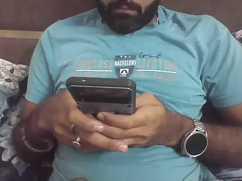 Snapshot of joshisdwe chatting on 09/29/25, 06:13 joshisdwe online show from 09/29/25, 06:13