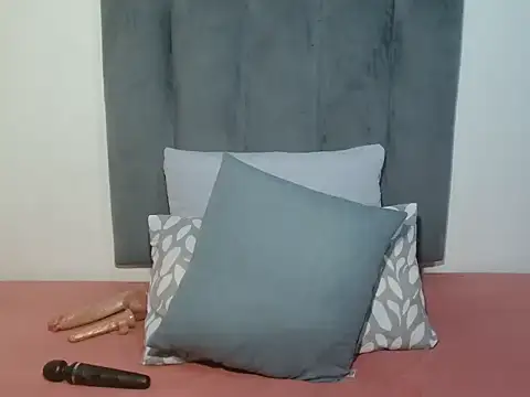 Snapshot of GorillaGripCunt77 chatting on 11/10/25, 01:10 GorillaGripCunt77 online show from 11/10/25, 01:10