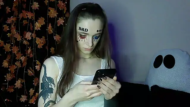   Leyla   online show from 10/29/25, 05:36