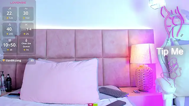 KatheMiler online show from 11/14/25, 02:21