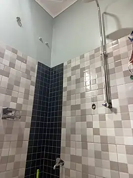 Snapshot of ewatyu chatting on 11/28/25, 06:27 ewatyu online show from 11/28/25, 06:27