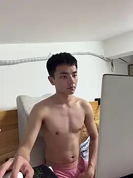 XTTX49 online show from 03/18/26, 03:59