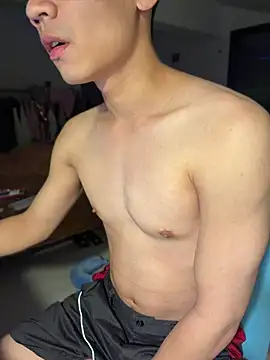 XTTX49 online show from 04/19/26, 02:27