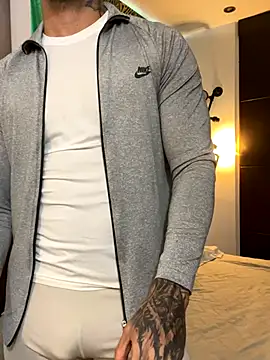 Tomy maylon online show from 10/08/25, 04:48