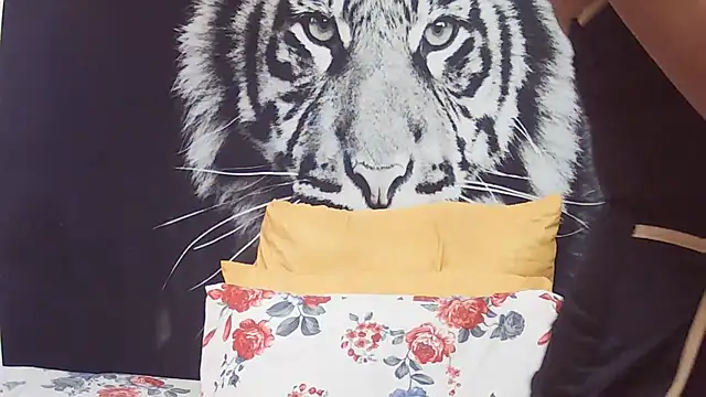 SweetPortableAmber online show from 02/26/26, 12:04