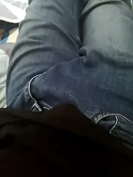 Snapshot of Alextran1002 chatting on 09/20/25, 07:20 Alextran1002 online show from 09/20/25, 07:20