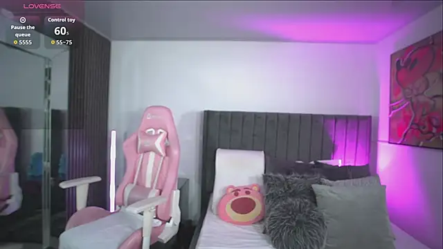 Snapshot of Evellyn_clair1 chatting on 11/07/25, 12:21 Evellyn clair1 online show from 11/07/25, 12:21