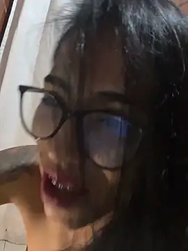 Snapshot of Emma__cumlovee chatting on 03/01/26, 04:14 Emma cumlovee online show from 03/01/26, 04:14