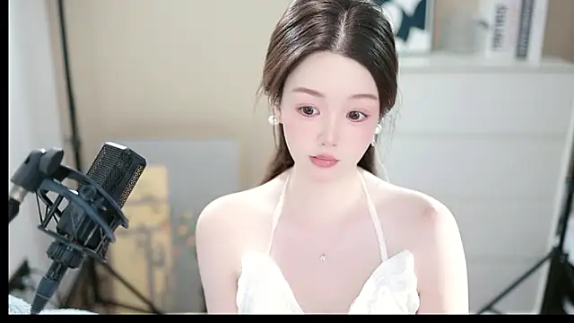 abbyli12 online show from 11/08/25, 03:45