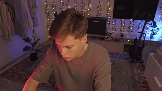 RusBradPitt online show from 09/24/25, 10:18