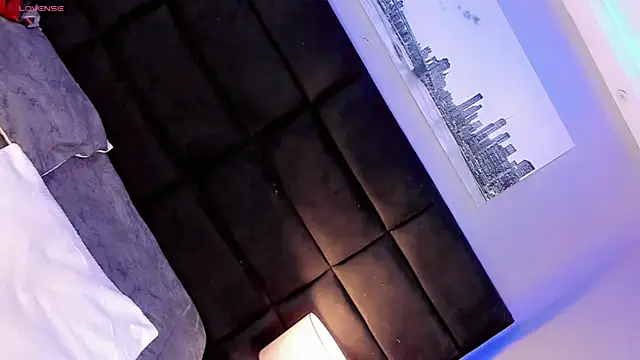 Ana Paaula23 online show from 10/23/25, 01:27