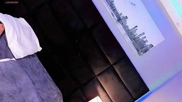 Ana Paaula23 online show from 10/24/25, 08:27