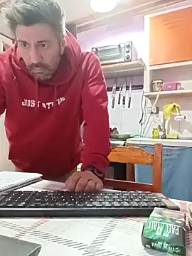 Gato2025perro online show from 04/24/26, 02:47